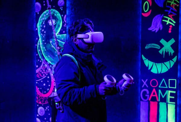 VR club می تواند به صورت انفرادی یا گروهی تجربه شود