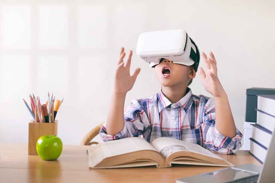 کاربرد واقعیت مجازی در آموزش